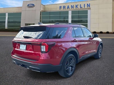2025 Ford Explorer ST-Line