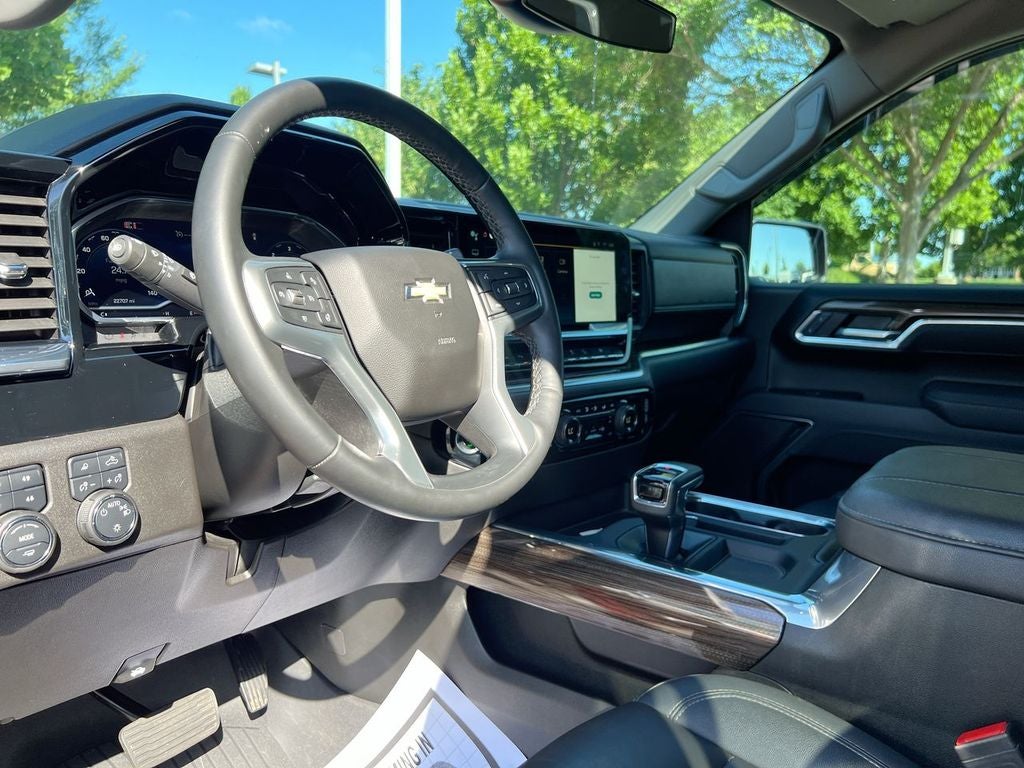 2025 Chevrolet Silverado 1500 LT