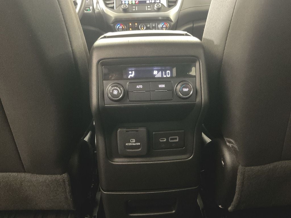 2022 GMC Acadia SLE