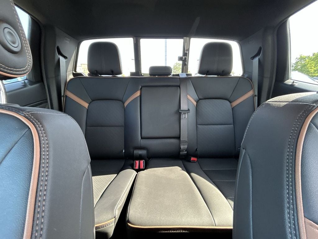 2025 GMC Canyon 4WD AT4