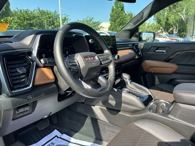2025 GMC Canyon 4WD AT4