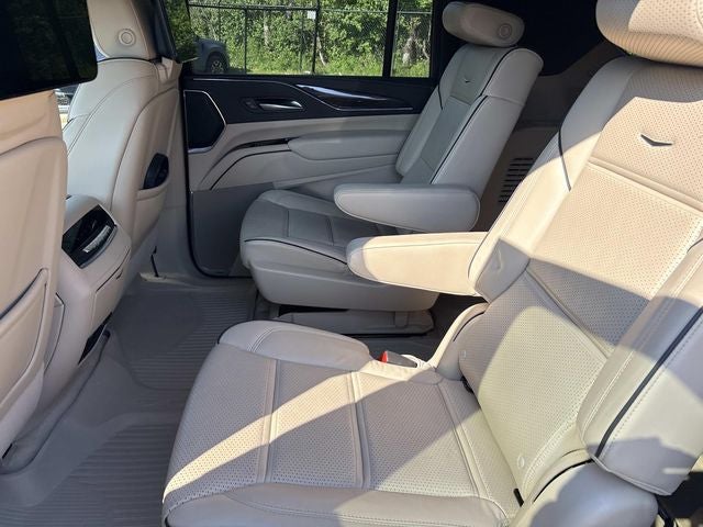 2024 Cadillac Escalade ESV Premium