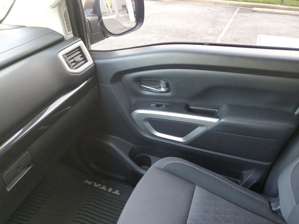 2021 Nissan Titan SV