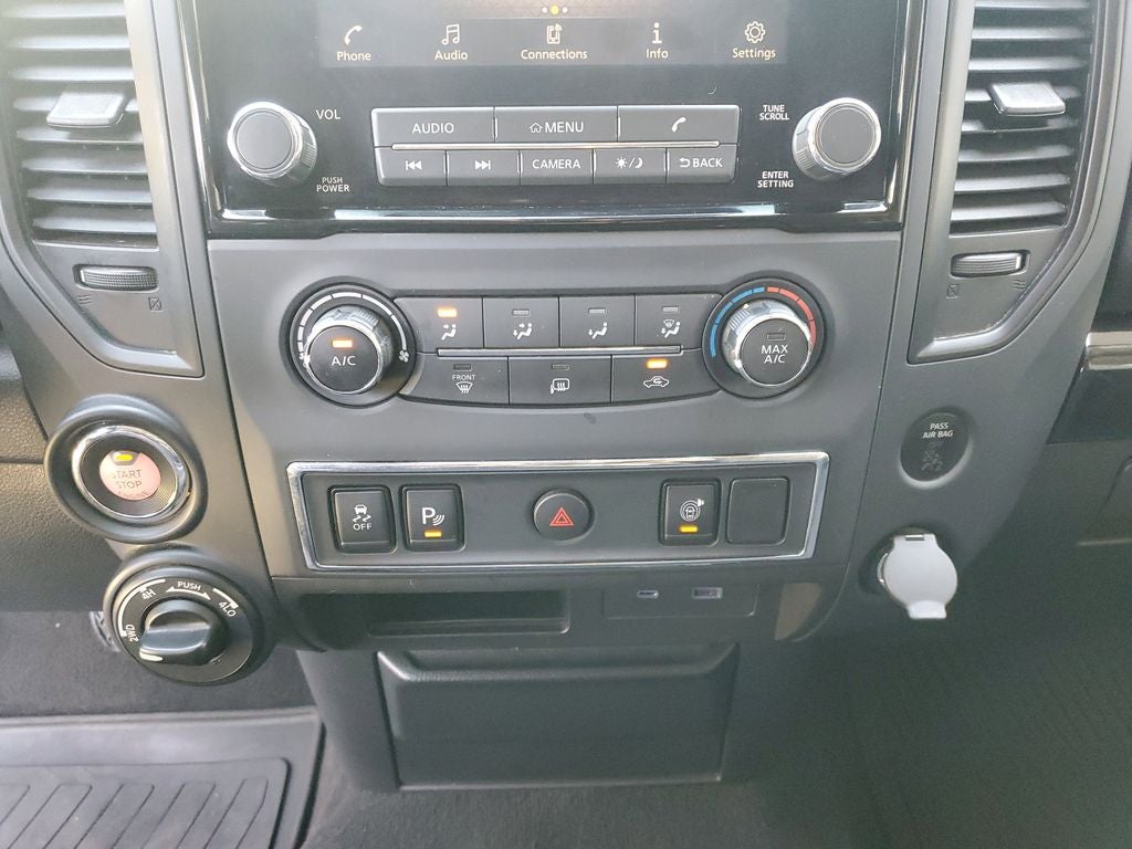 2024 Nissan Titan SV