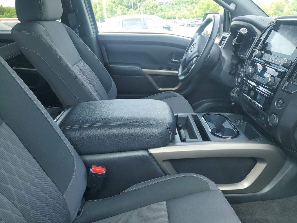 2024 Nissan Titan SV