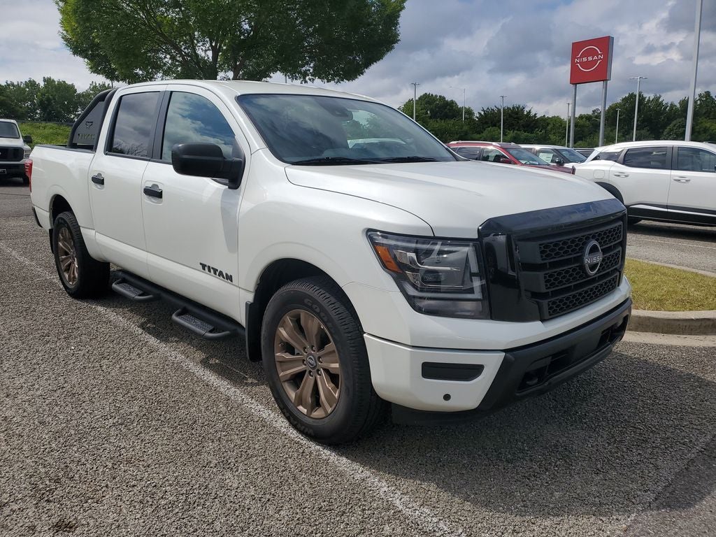 2024 Nissan Titan SV