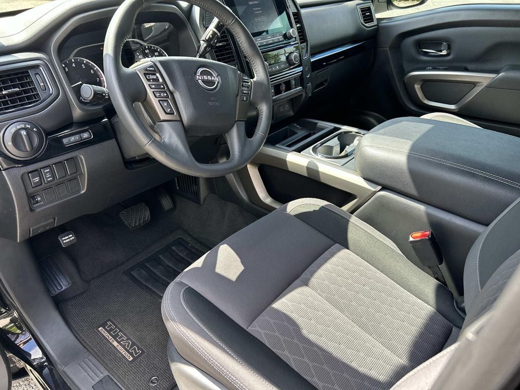 2024 Nissan Titan SV