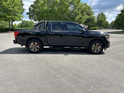 2024 Nissan Titan SV