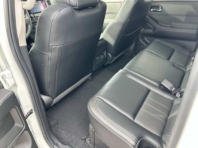 2024 Nissan Frontier SL