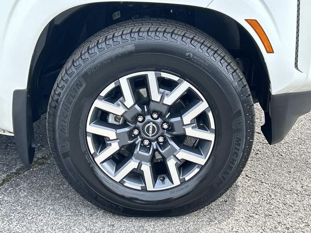 2024 Nissan Frontier SL