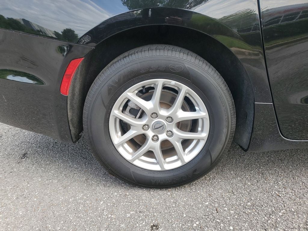 2025 Chrysler Pacifica Select