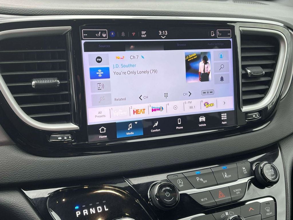2025 Chrysler Pacifica Select
