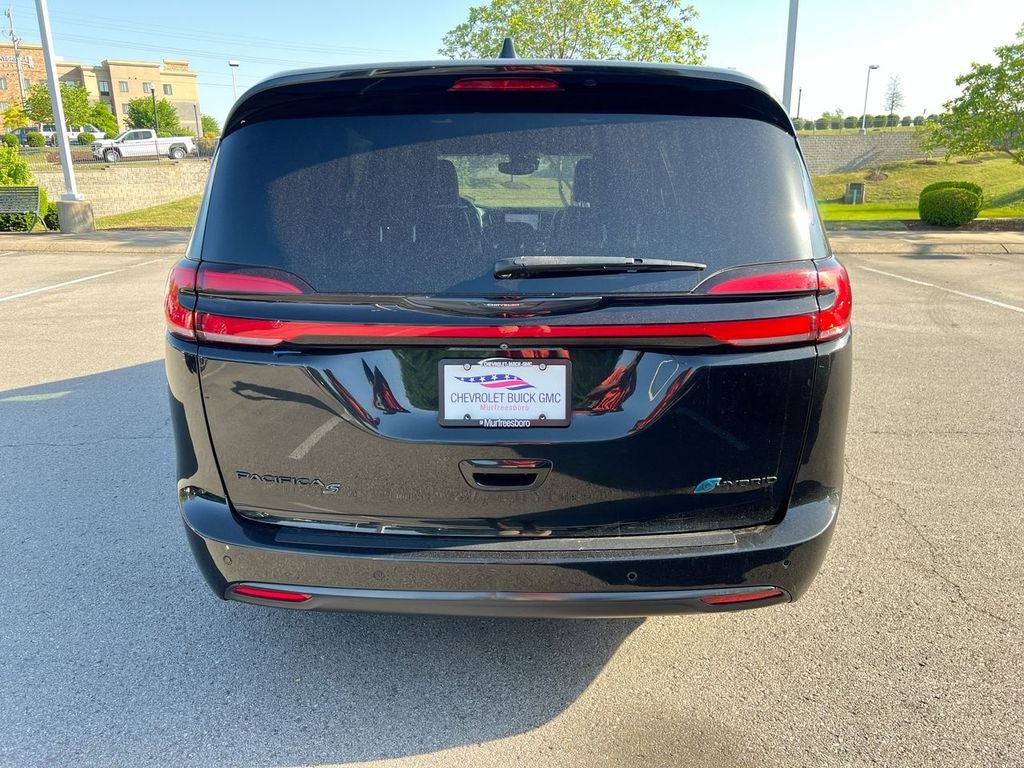 2022 Chrysler Pacifica Hybrid Touring L