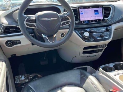 2022 Chrysler Pacifica Hybrid Touring L