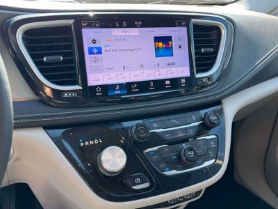 2022 Chrysler Pacifica Hybrid Touring L