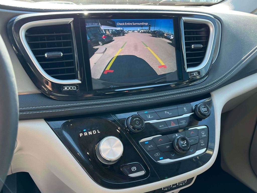 2022 Chrysler Pacifica Hybrid Touring L