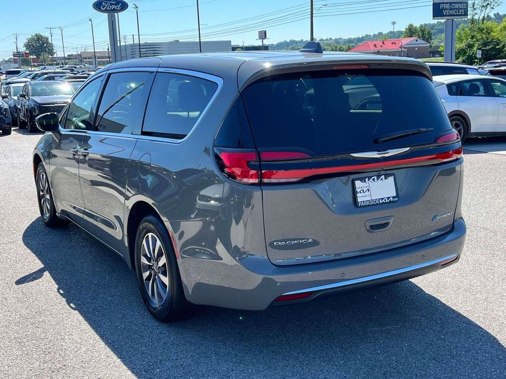 2022 Chrysler Pacifica Hybrid Touring L