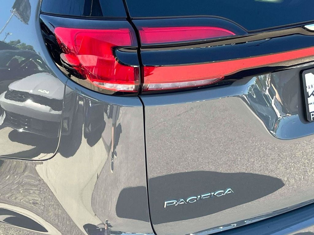 2022 Chrysler Pacifica Hybrid Touring L