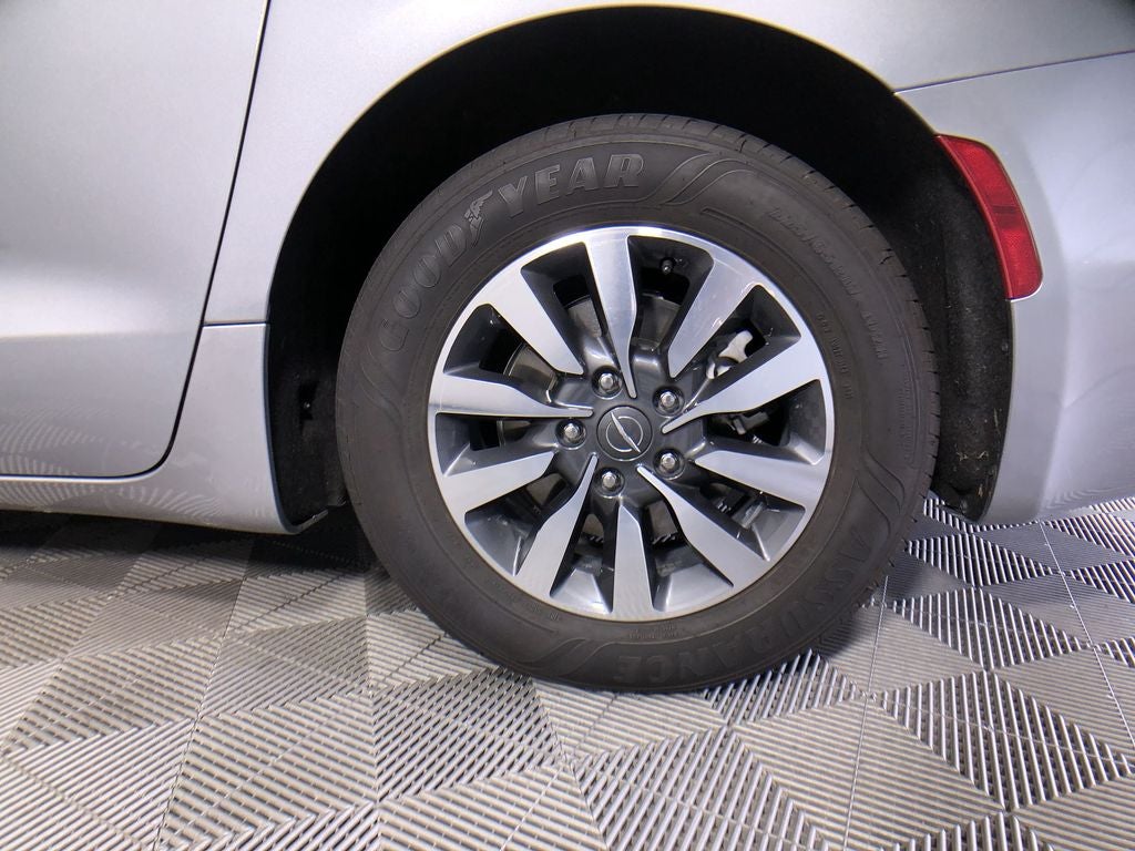 2021 Chrysler Pacifica Hybrid Touring L