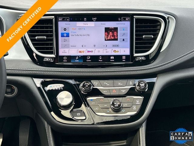 2025 Chrysler Pacifica Hybrid Select