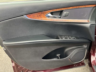 2019 Lincoln Nautilus Select