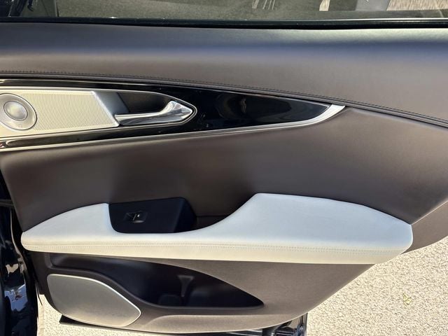 2022 Lincoln Nautilus Black Label
