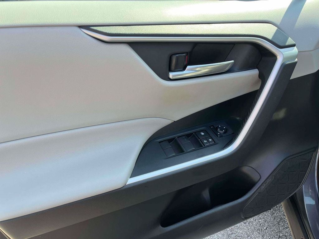 2019 Toyota RAV4 Hybrid XLE