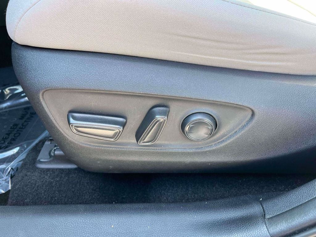 2019 Toyota RAV4 Hybrid XLE