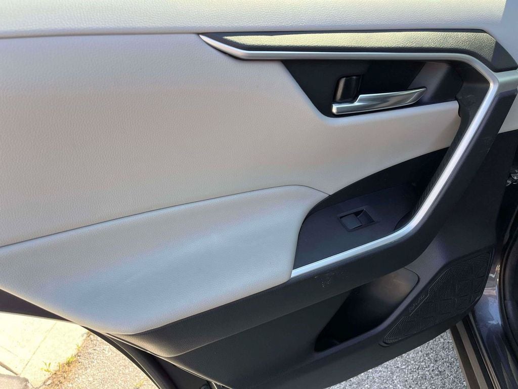 2019 Toyota RAV4 Hybrid XLE