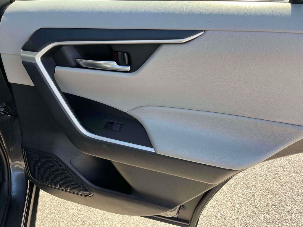 2019 Toyota RAV4 Hybrid XLE