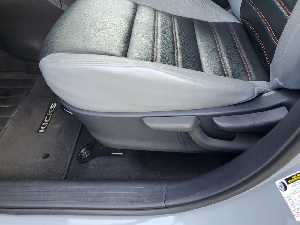 2021 Nissan Kicks SR