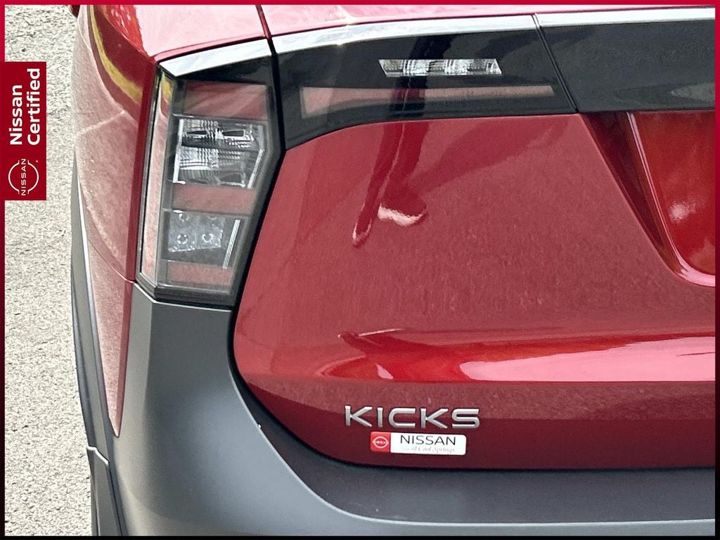 2025 Nissan Kicks SR
