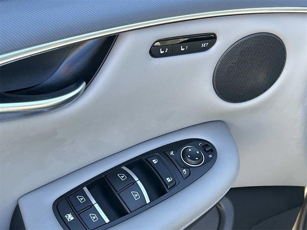 2023 INFINITI QX50 LUXE