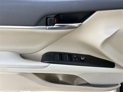 2022 Toyota Camry Hybrid XLE