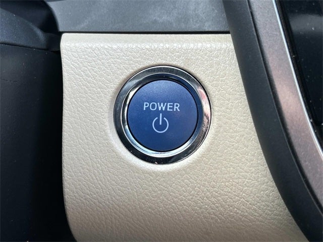 2022 Toyota Camry Hybrid XLE