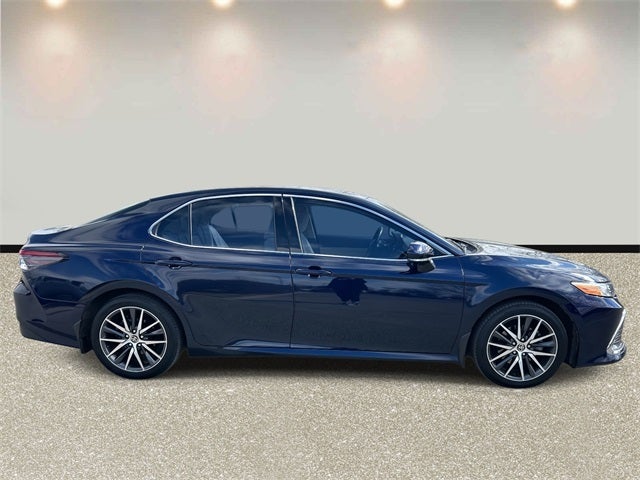 2022 Toyota Camry Hybrid XLE