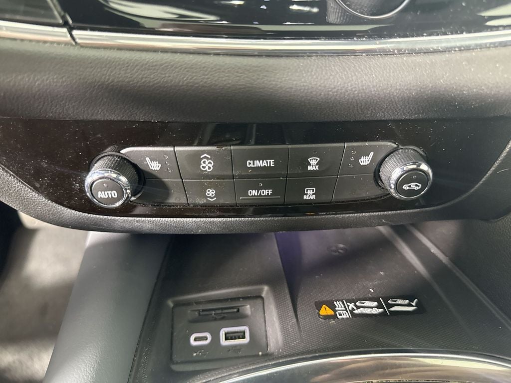 2024 Buick Enclave Essence