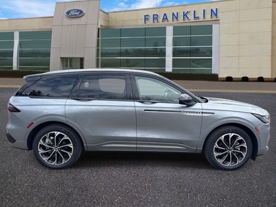 2024 Lincoln Nautilus Reserve