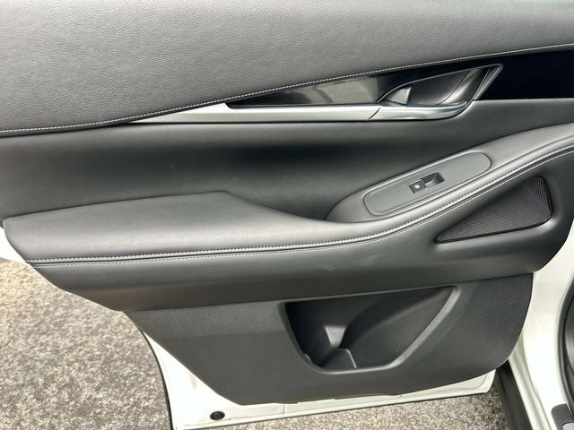 2023 INFINITI QX60 PURE