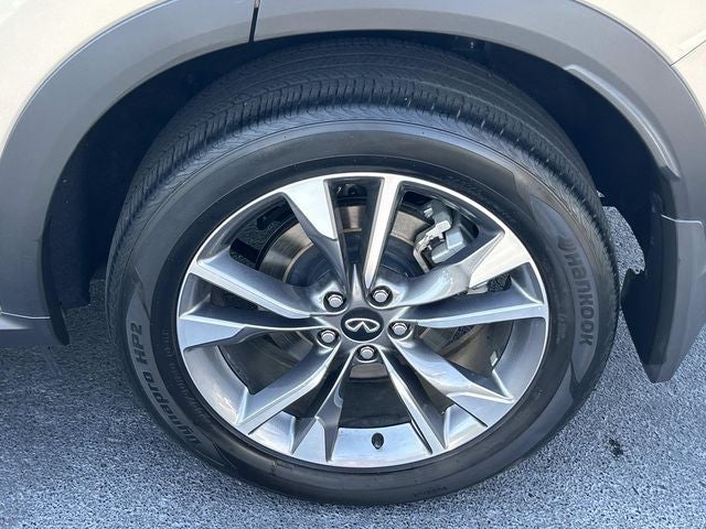 2024 INFINITI QX60 LUXE