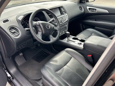 2017 Nissan Pathfinder SL