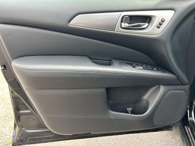 2017 Nissan Pathfinder SL