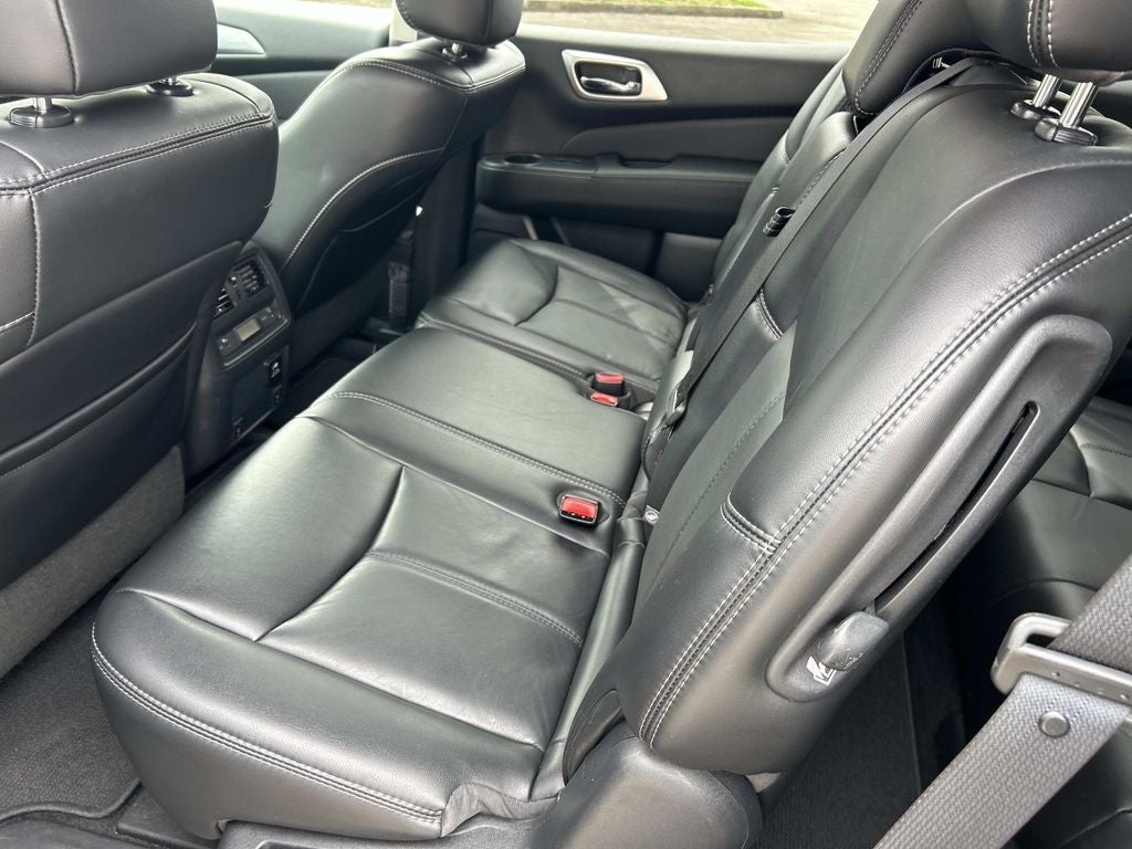 2017 Nissan Pathfinder SL