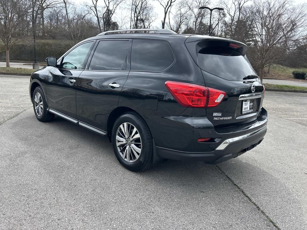 2017 Nissan Pathfinder SL