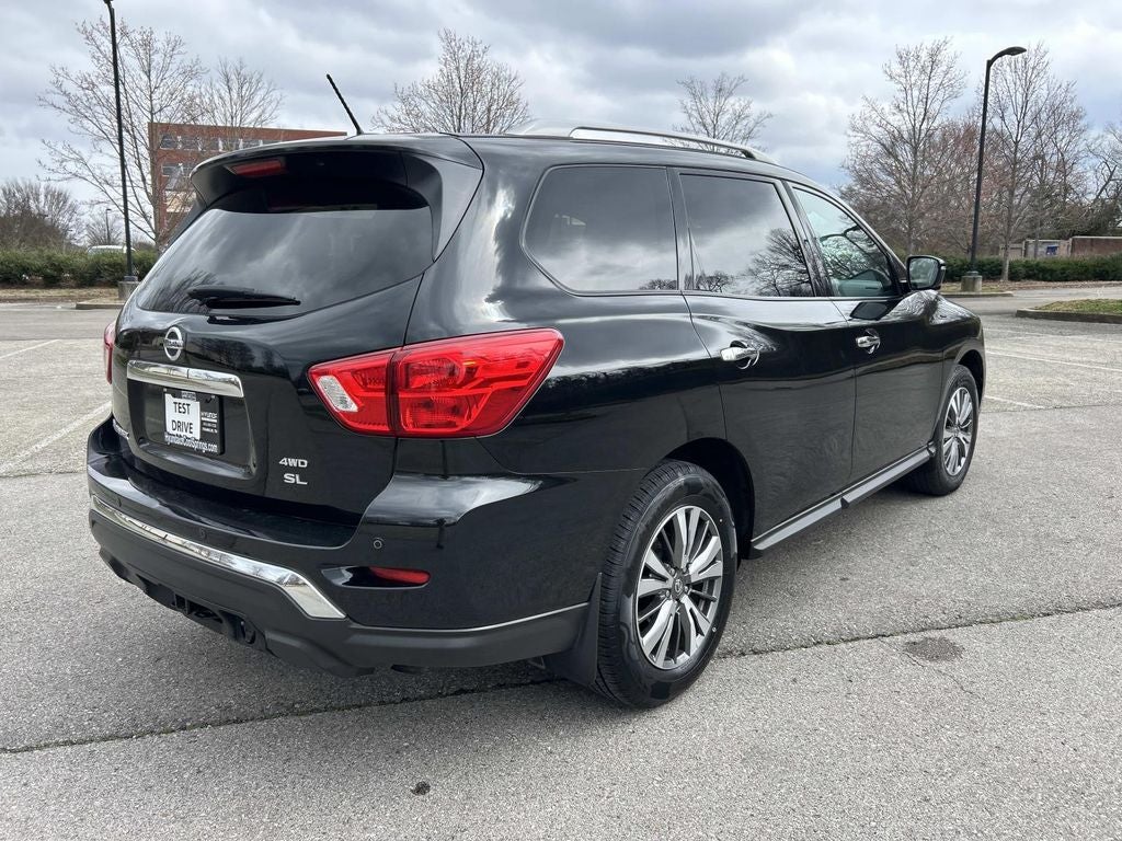 2017 Nissan Pathfinder SL