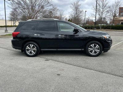 2017 Nissan Pathfinder SL