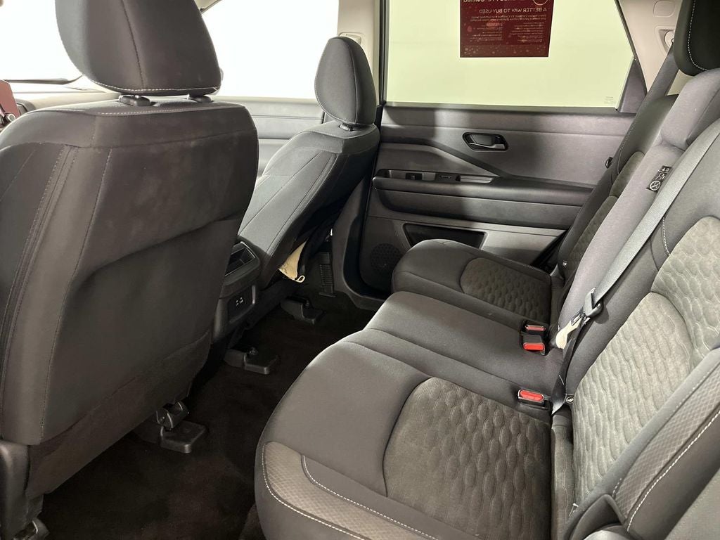 2023 Nissan Pathfinder S
