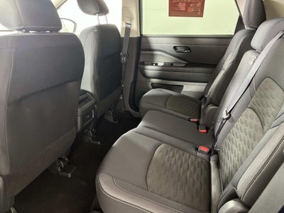 2025 Nissan Pathfinder S