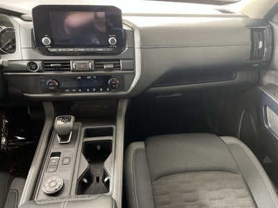 2025 Nissan Pathfinder S
