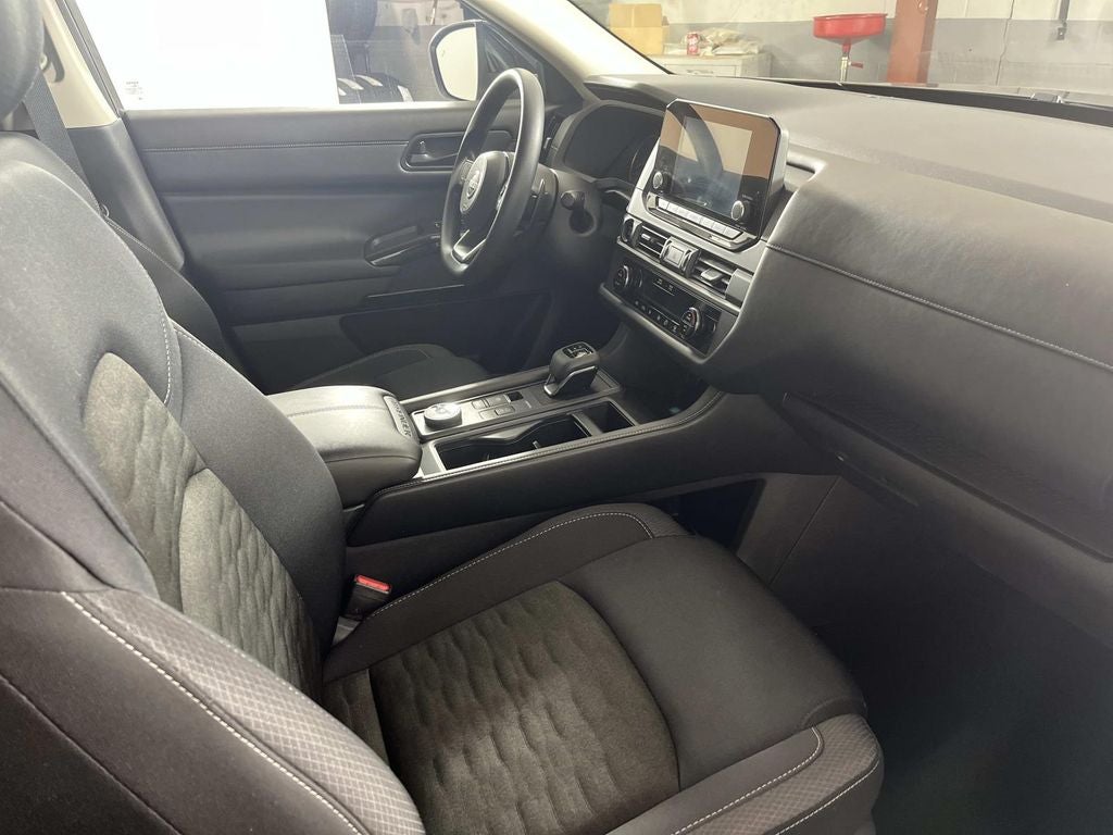 2025 Nissan Pathfinder S